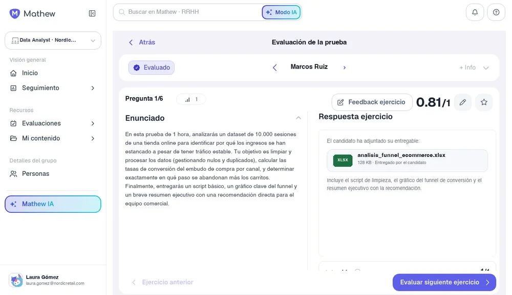 Pantalla de evaluación con puntuación por criterios